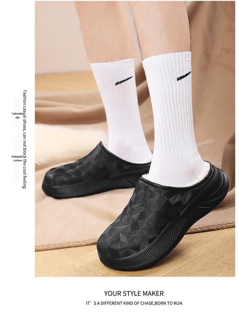 Męskie czarne bawełniane kapcie z aksamitu na obcasie, pogrubione dla ciepła, wodoodporne do noszenia na zewnątrz zimą. Odpowiedni dla nastolatków.