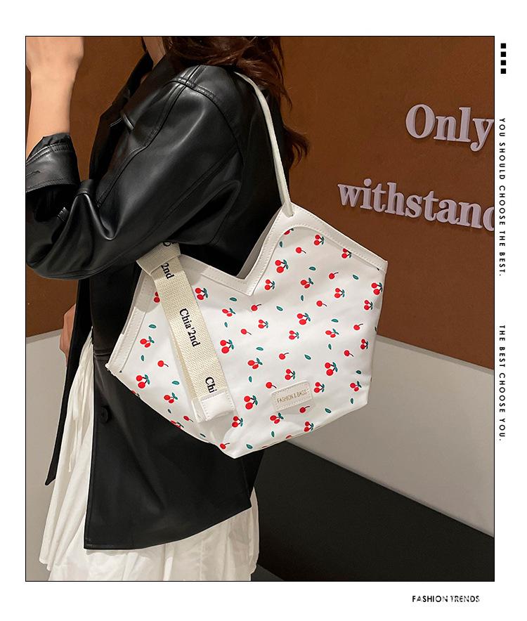 Damska torba na ramię typu tote z nadrukiem i kokardą, duża pojemność, kolekcja Jesień/Zima 2025