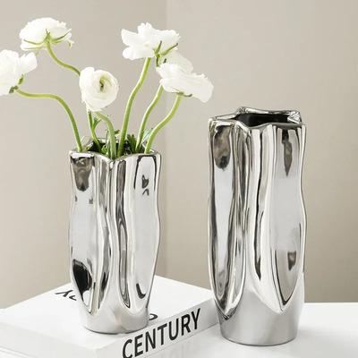 Luxuriöse elektroplattierte silberne Keramikvase Blumenarrangement Unregelmäßiges Porzellan Hydrokulturvase Ornament Inneneinrichtung Kunstdekoration