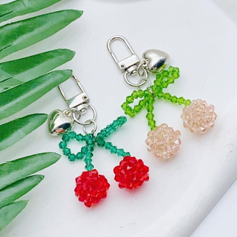Kirsch Perlen Schlüsselanhänger Rosa Herz 7,5cm Niedliches Handgemachtes Kristallperlen Accessoire für Damen und Teenager Taschenanhänger