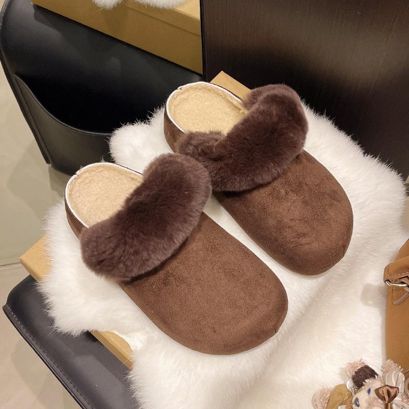 

Плюшевые тапочки с толстой подошвой и плюшевой теплой подкладкой для женщин, для ношения на улице, один педаль, плюшевые теплые осенне-зимние 2025 новые хлопковые тапочки 40 кофейный