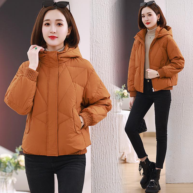 

Женская модная пуховая куртка с капюшоном 2024 - Короткая, теплая, для миниатюрных, омолаживающая зимняя куртка L (suggested for 115-125 lbs)