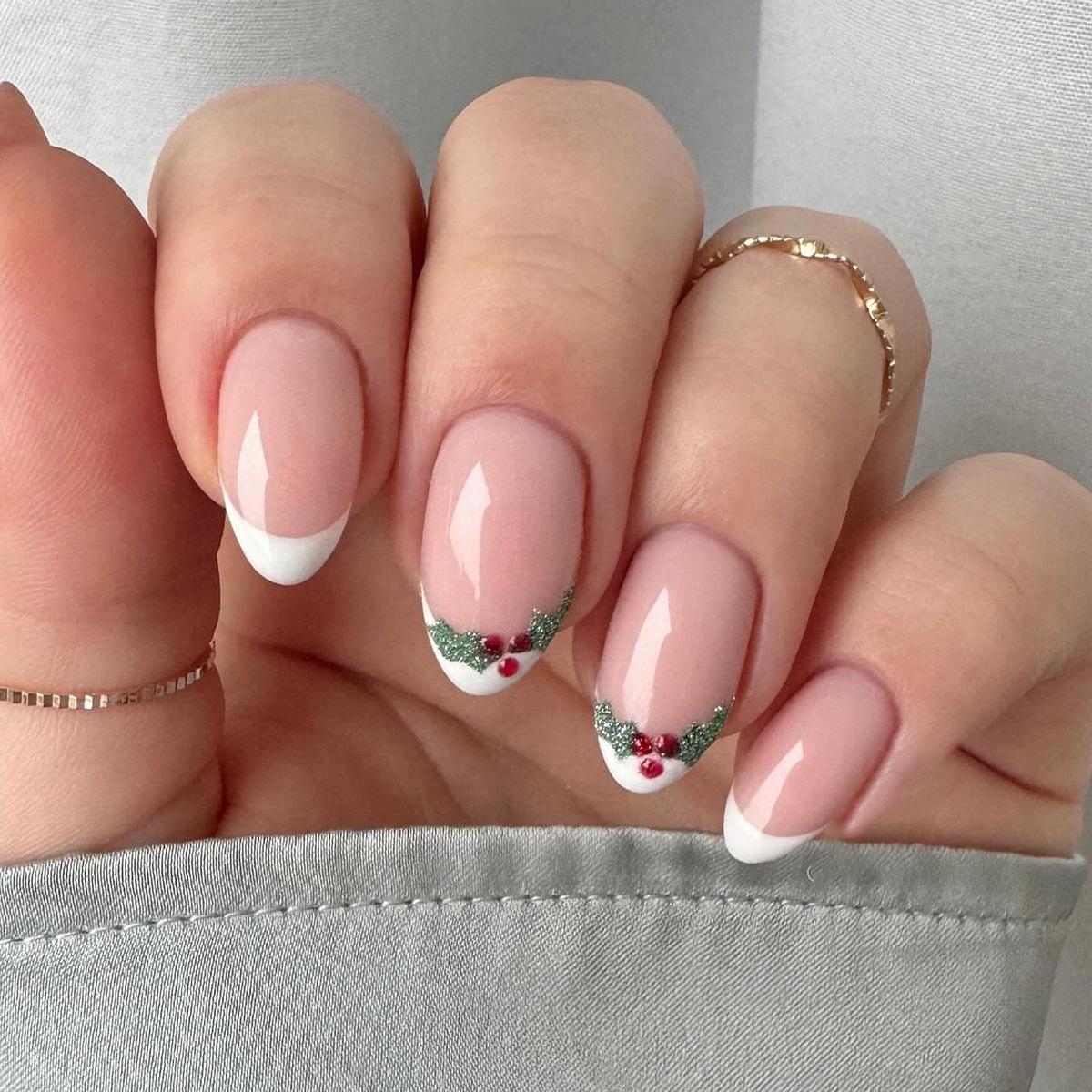 

24 шт. Рождественская одежда Броня Снежинка Любовь Снеговик Маникюр Короткий миндалевидный бант Европейский и американский длинный ноготь