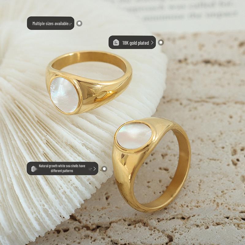 Bague Personnalisée en Acier Titane Plaqué Or avec Nacre Blanche et Zircon - Bijou de Main Résistant à la Décoloration