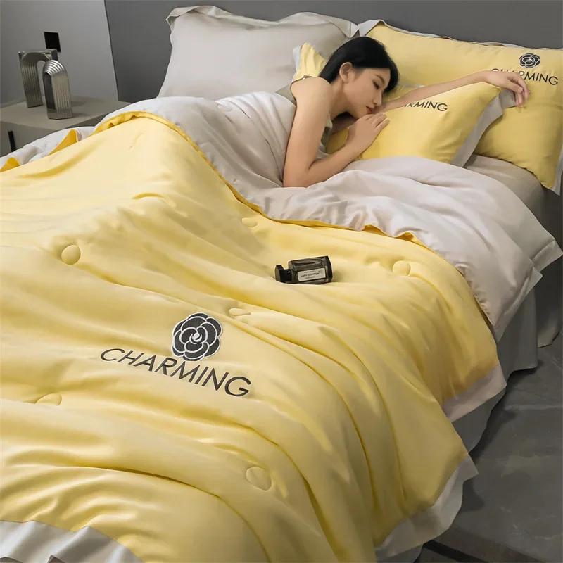 100% Washed Silk Summer Quilt Embroidery Smooth Ice Cooling Comforter for Bed Silky Solid Blanket Soft Cool Summer Blanket
