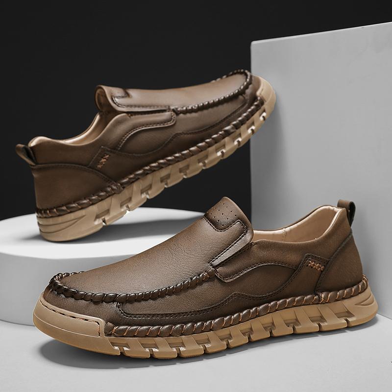 Classic Men's Casual Shoes Leather slip on handmde sewing Male Loafers Luxury Designer Leather Handmade Men Moccasins Sneakers