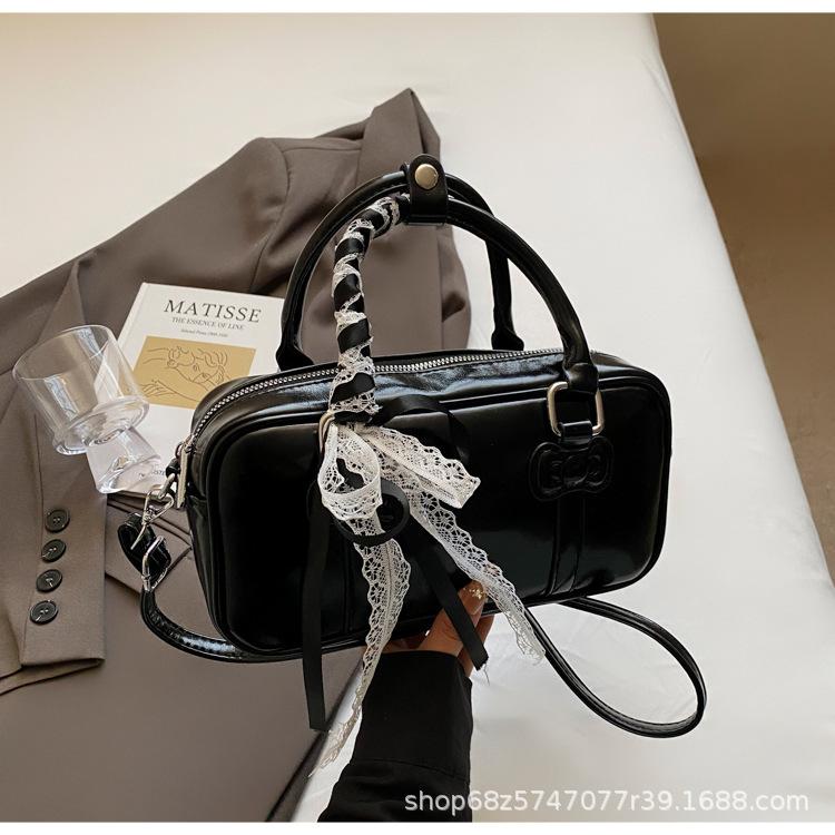 Fashion Underarm Bag Women's 2025 Spring New Simple High-end Niche Boston Bag Versatile Shoulder Messenger Bag