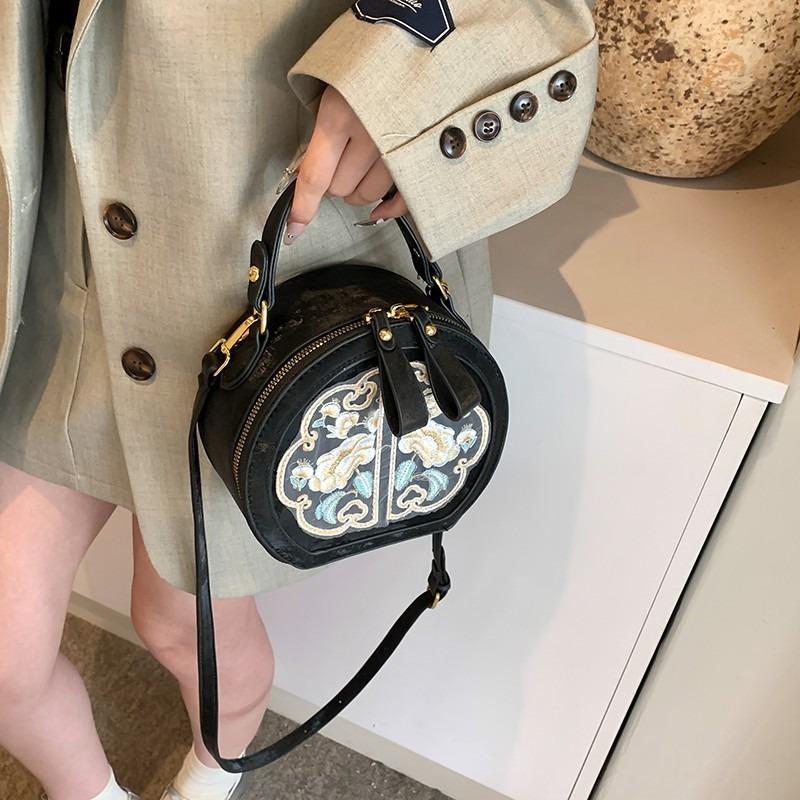 Today's Popular Small Bag Women's New Versatile Messenger Bag Summer Exquisite Portable Small Round Bag