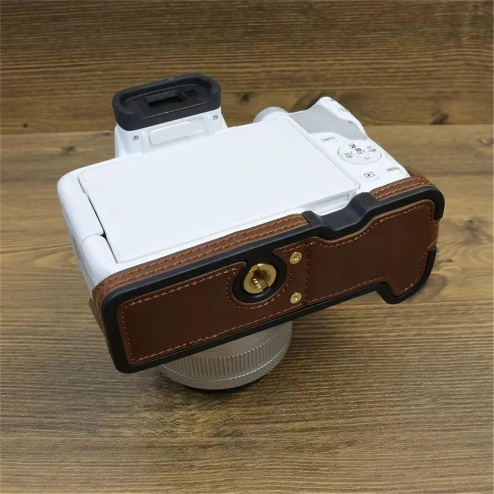 Półpokrowiec na aparat z PU skóry dla Canon EOS R50 R100, dolna pokrywa z paskiem na rękę, otwór na baterię