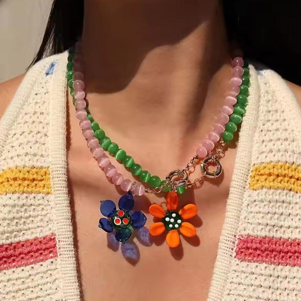 Adjustable Glass Necklace Featuring Vibrant Flowers Decoration for Stylish Women Seek Individuality Casual Wear