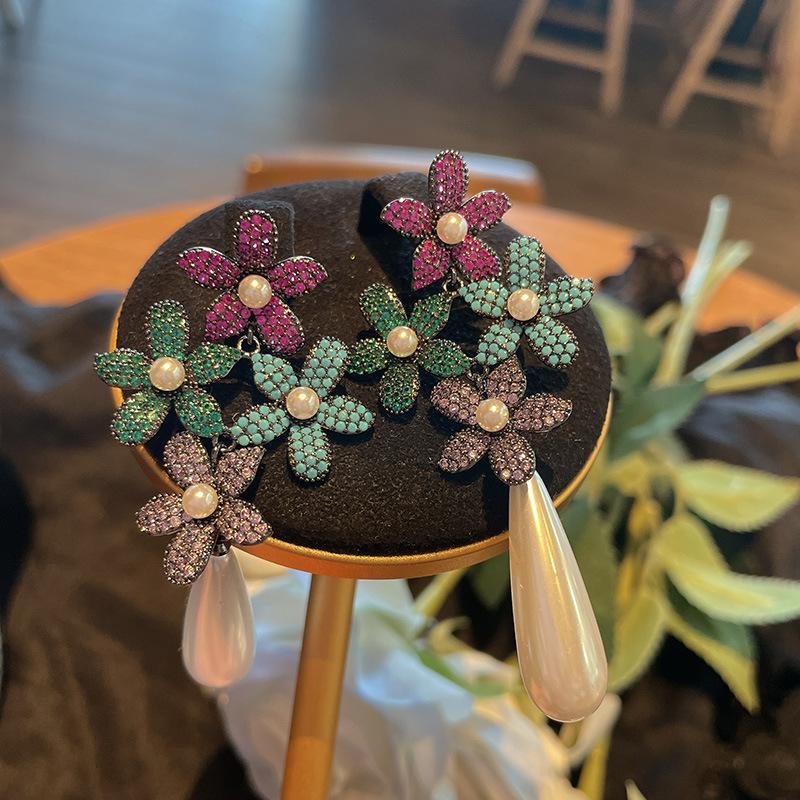 

Высококачественные серьги-гвоздики с разноцветными цветами, крупные серьги с каплями воды и жемчугом, персонализированные серьги, слегка инкрустированные разноцветный