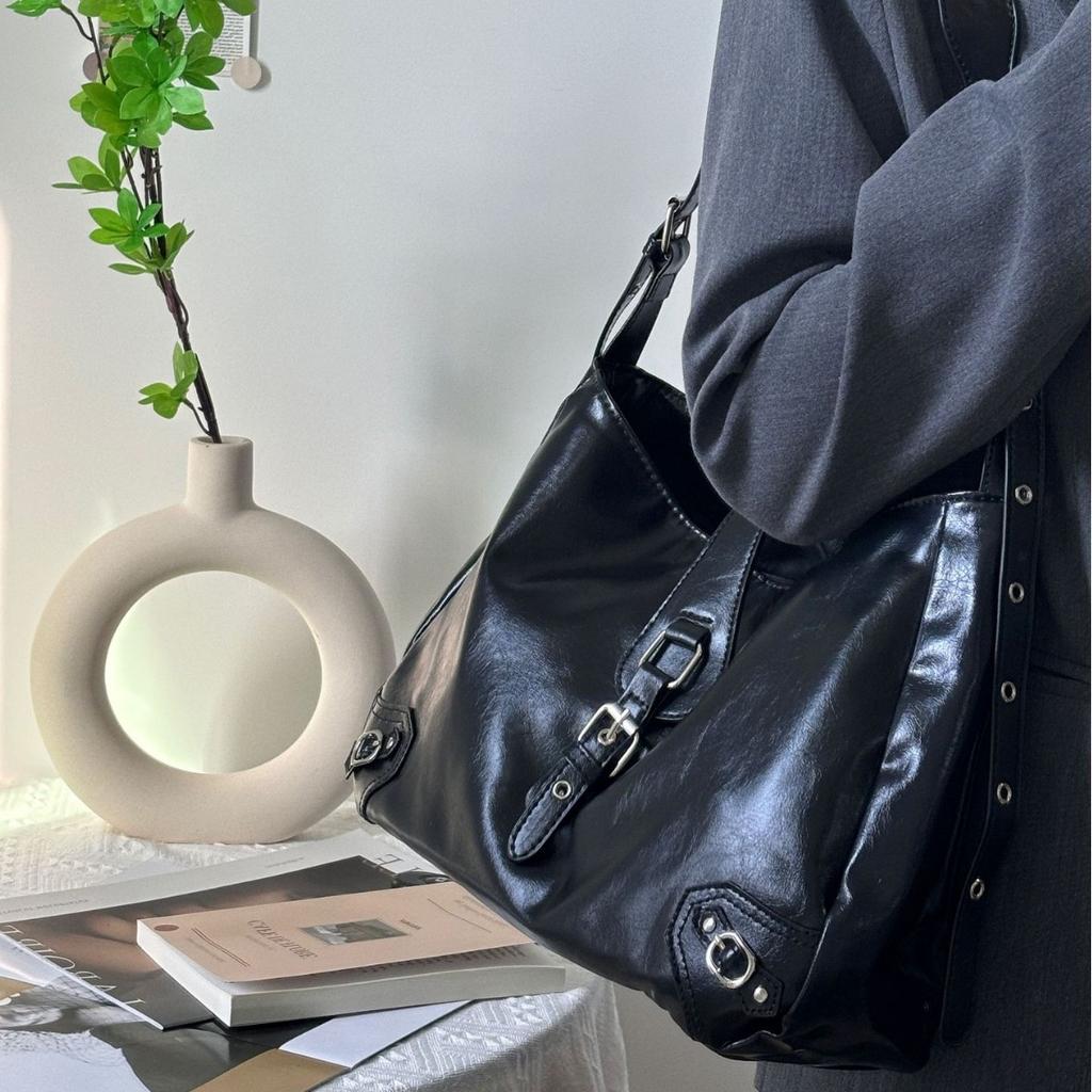 2024 Autumn Winter New Fashion Large Capacity Commuter Bag Cool Single Shoulder Underarm Bag High-end Crossbody Tote Bag