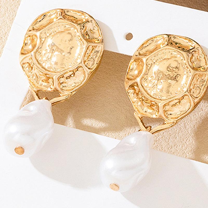 

1 pair of peacock blue explosive pattern stone inlaid stud earrings hollow out simple retro style earrings