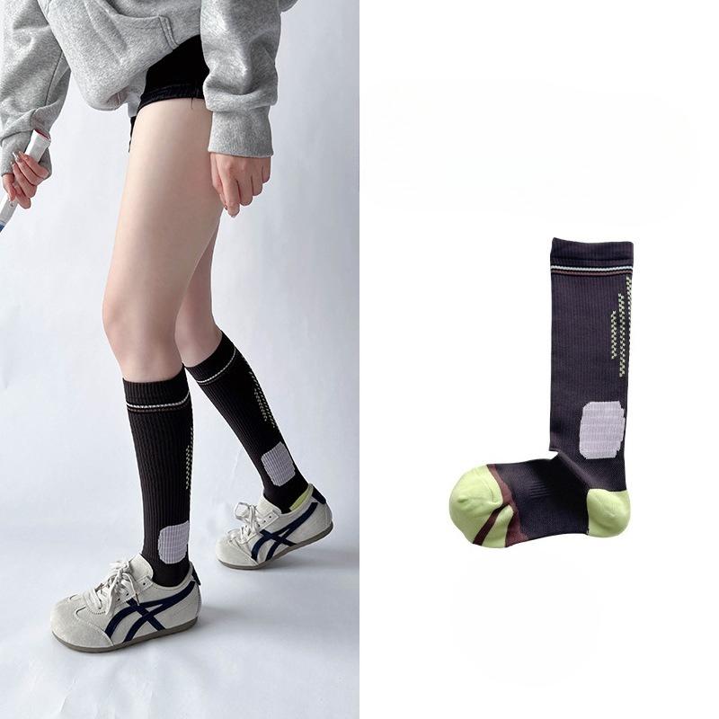 

Спортивные уличные велосипедные компрессионные гольфы до икр, женские гольфы с длинным голенищем для йоги, прыжков со скакалкой, марафонские женские носки 1 pair кофейный