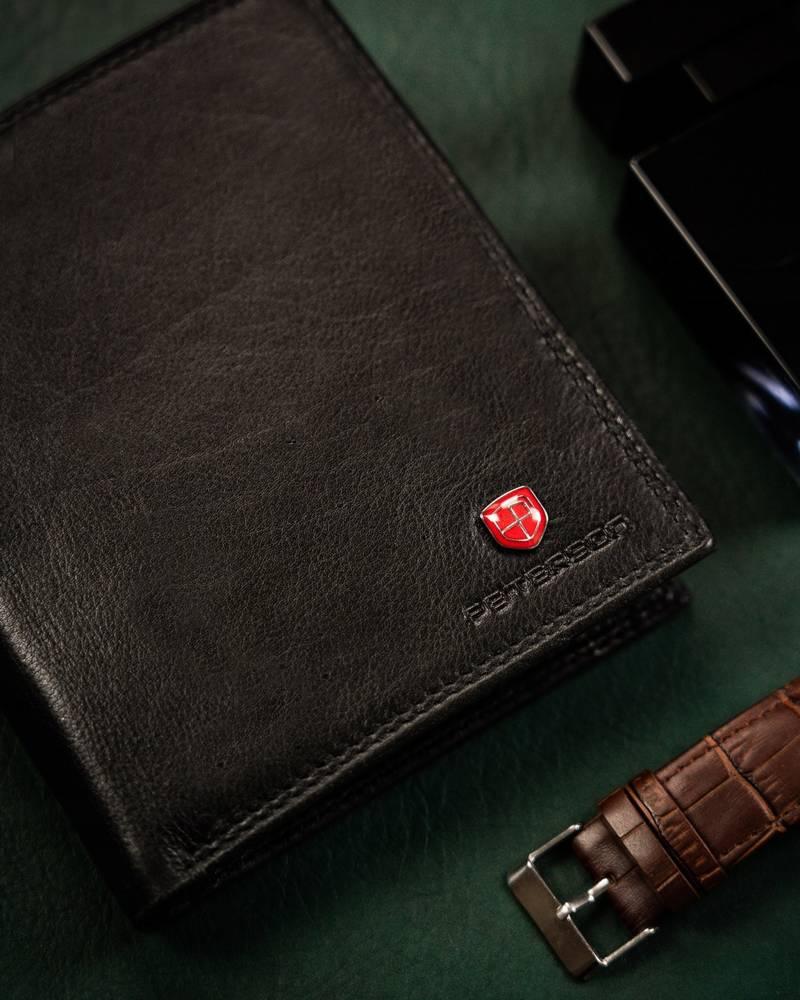 Large men's leather wallet with RFID system - Peterson