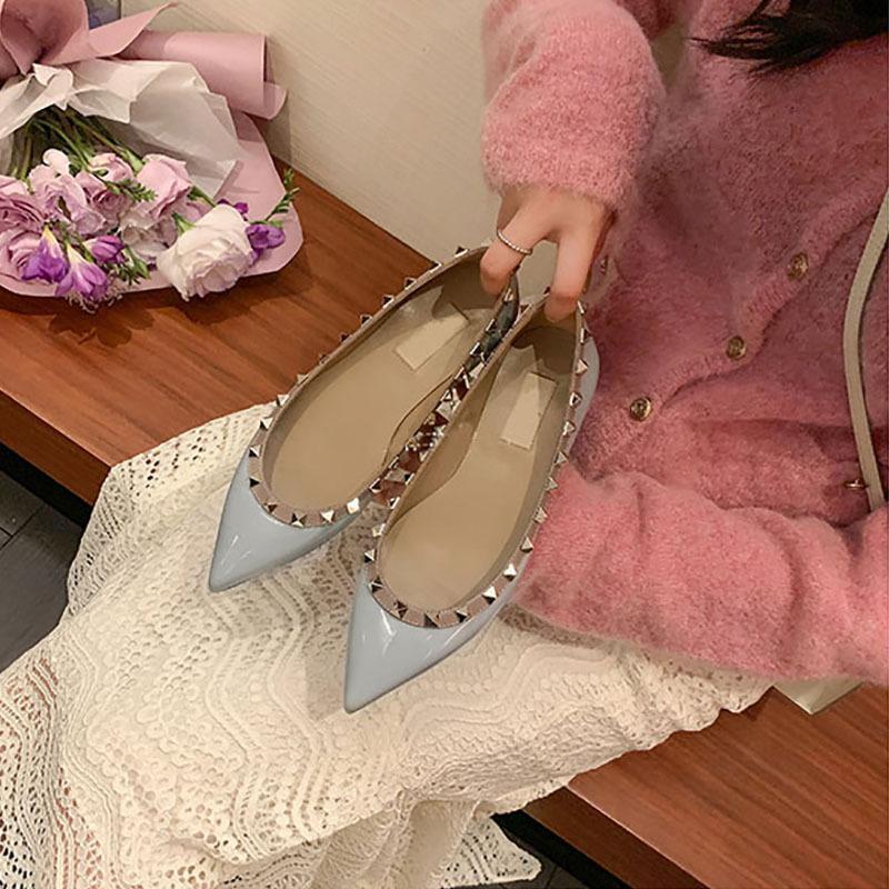 In the Spring of 2025, the New Rivet-decorated European and American Flat-soled Women's Shoes, Shallow Cover Feet, Thick Heels, Pointed Flat Heels