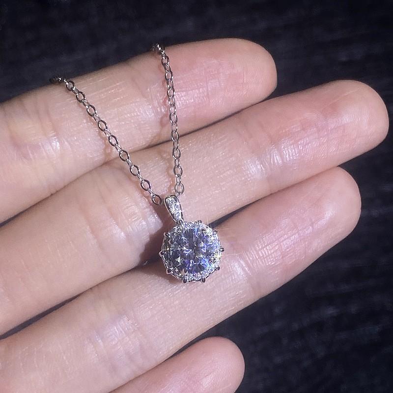 Moissanite Pendant Necklace Women Fashion Clavicle Chain Versatile 1ct Stone