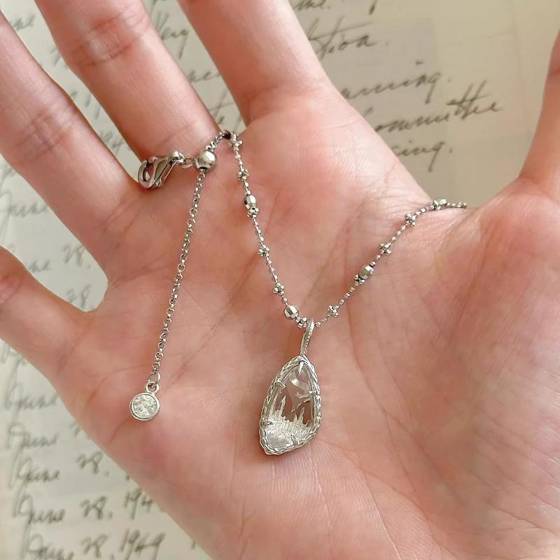 Vintage und Frisch erfrischender unregelmäßiger Eiskristall Anhänger Halskette exquisite und luxuriöse Halskette Party Geschenk