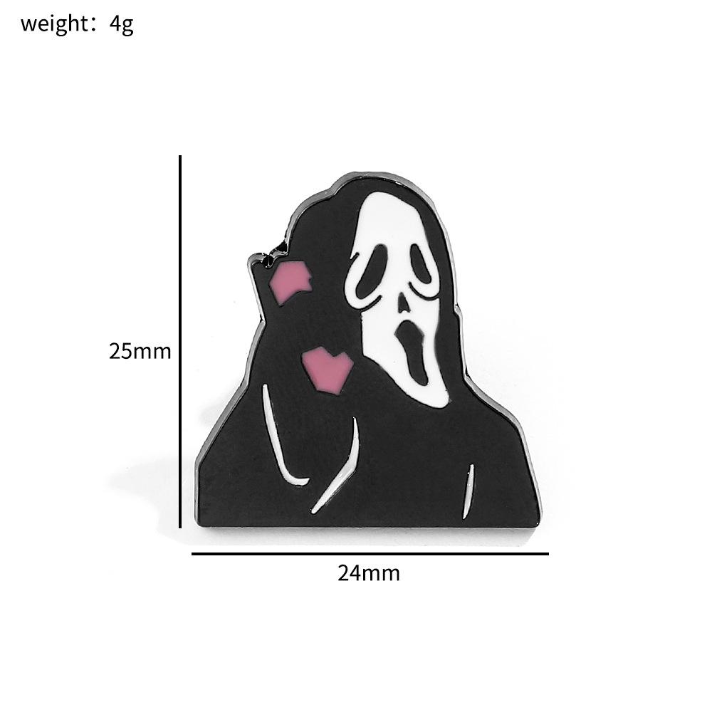 Creative personality, European and American film and television characters, surrounding metal badges, screaming and funny, Diablo brooch