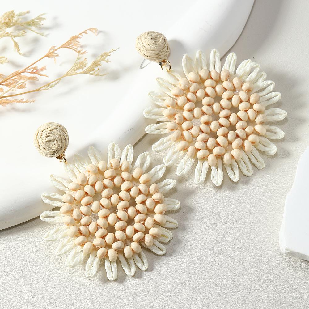 Raffia Sunflower Earrings: Simple, Literary, Generously Woven Simulation Studs.