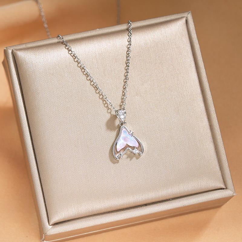 Light Luxury Copper-Inlaid Diamond Necklace for Women – Exquisite INS-Style Clavicle Chain
