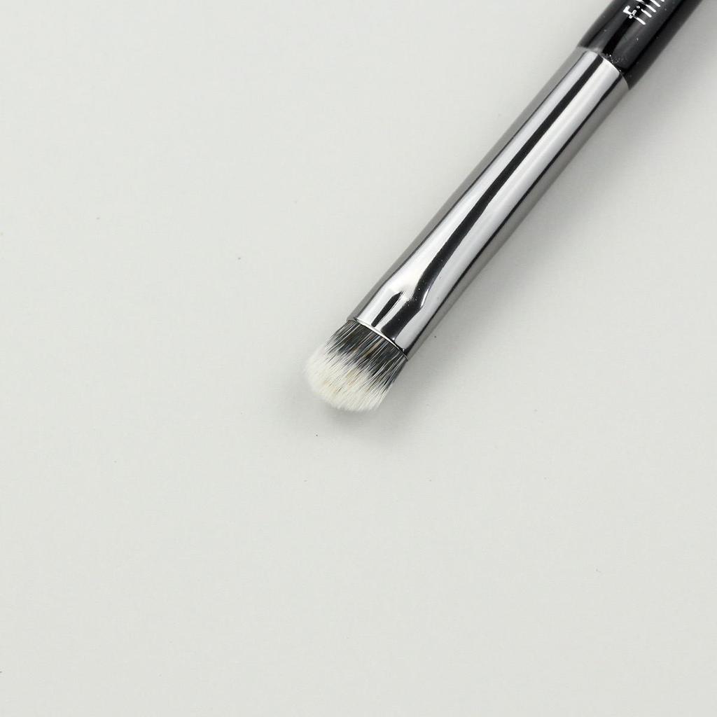 1pc Small Detail Smudge Makeup Brushes Precision Eyeshadow Make Up Brush Eyeliner Lower Eyelid Synthetic Hair Beauty Too 511 512
