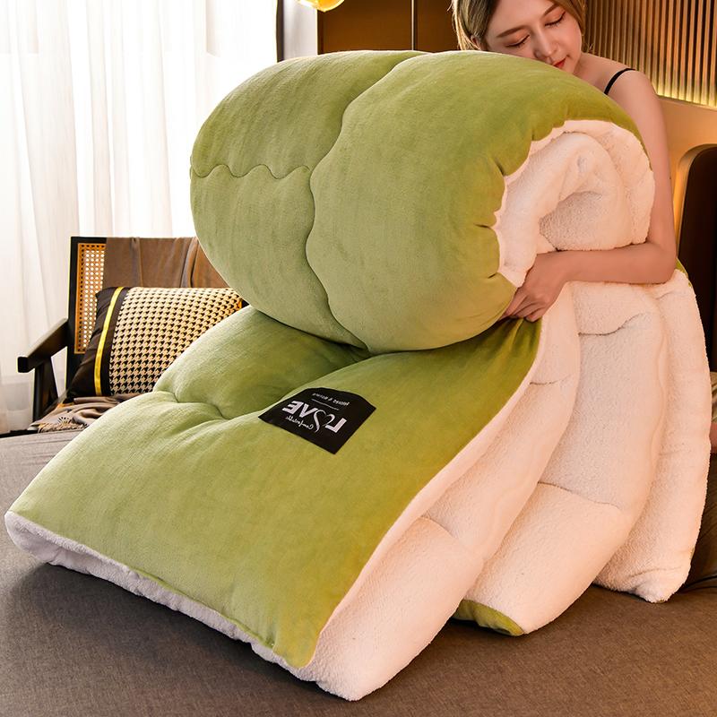 

Одеяло из овечьего бархата зимнее супер теплое одеяло утолщенное одеяло 5 кг общежитие студент осенне-зимнее одеяло наполнитель хлопок космическое одеяло 150x200cm 2.0kg