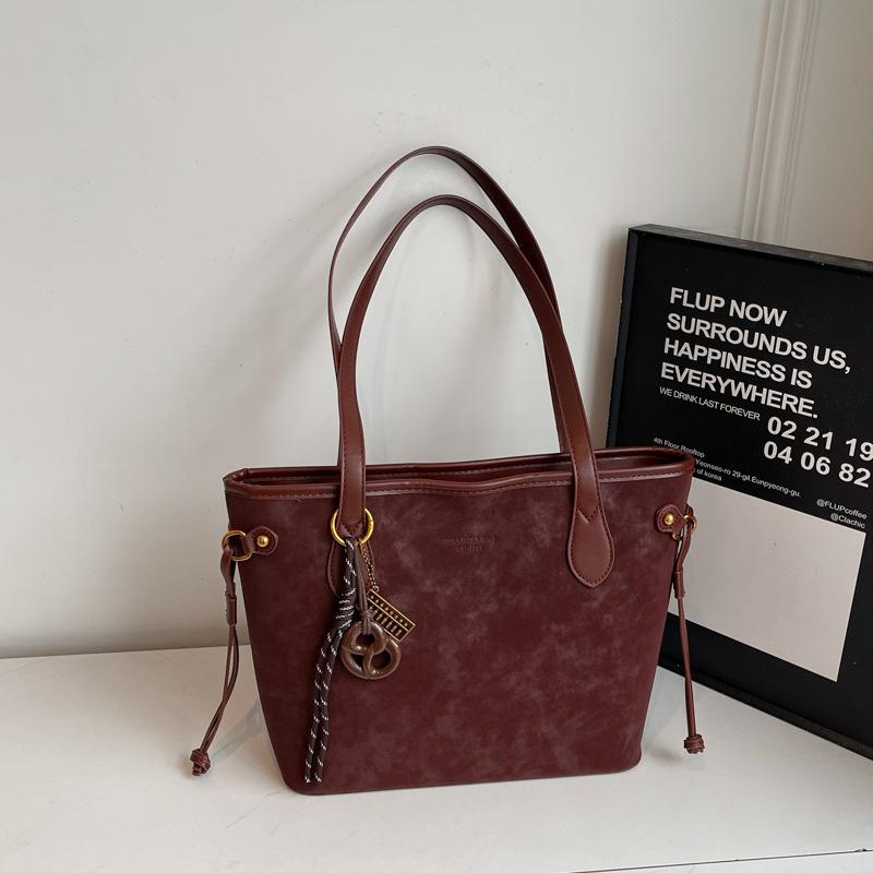 New Fashion Commuter Retro Shoulder Bag Armpit Bag Casual Tote Bag Personalized Trend Handbag