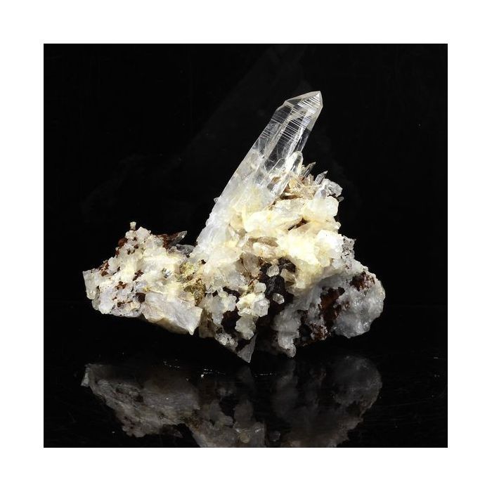 Pierres et Minéraux. Quartz Muzo. 220.9 ct. Vaulnaveys, Isère, France.