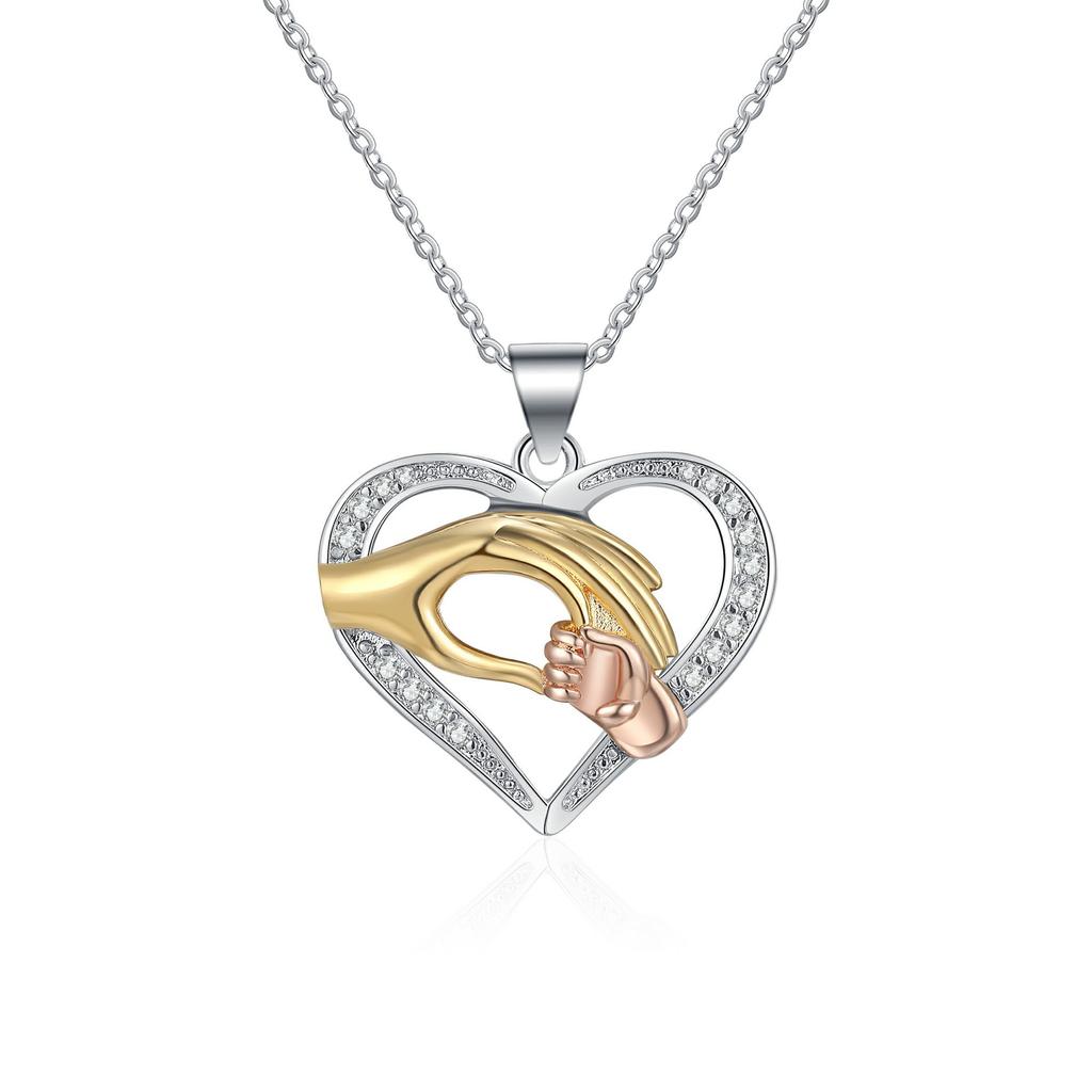 New Minimalist Necklace with Versatile Three Color Hand In Hand Love Heart Women's Necklace Collarbone Chain