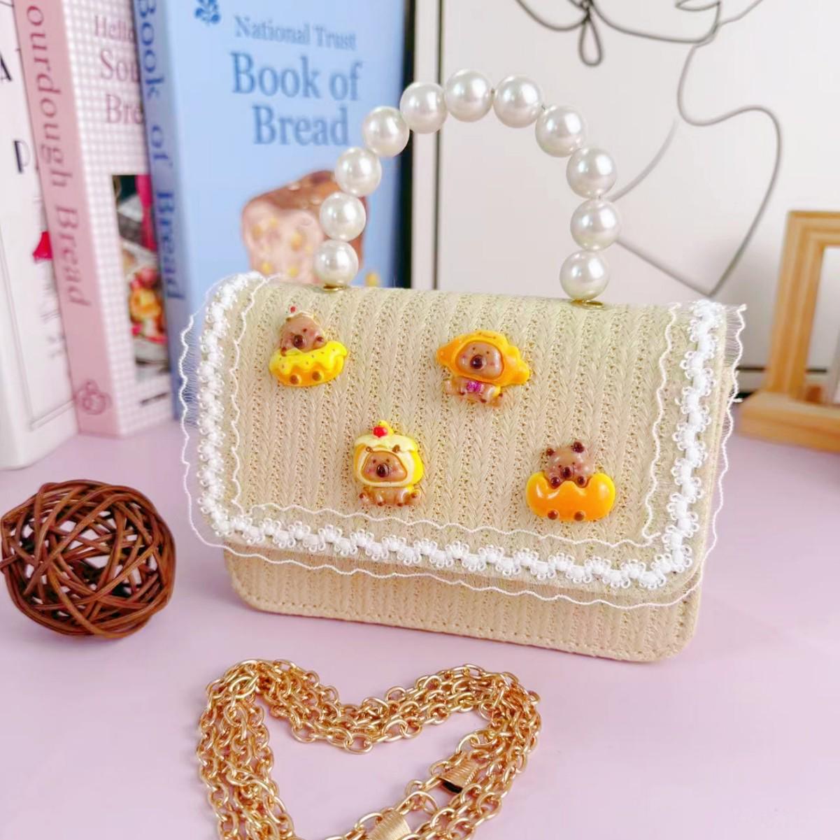 

2025 Autumn Capybara Patch Metal Chain Pearl Crossbody Bag for Children 15x10 верблюд