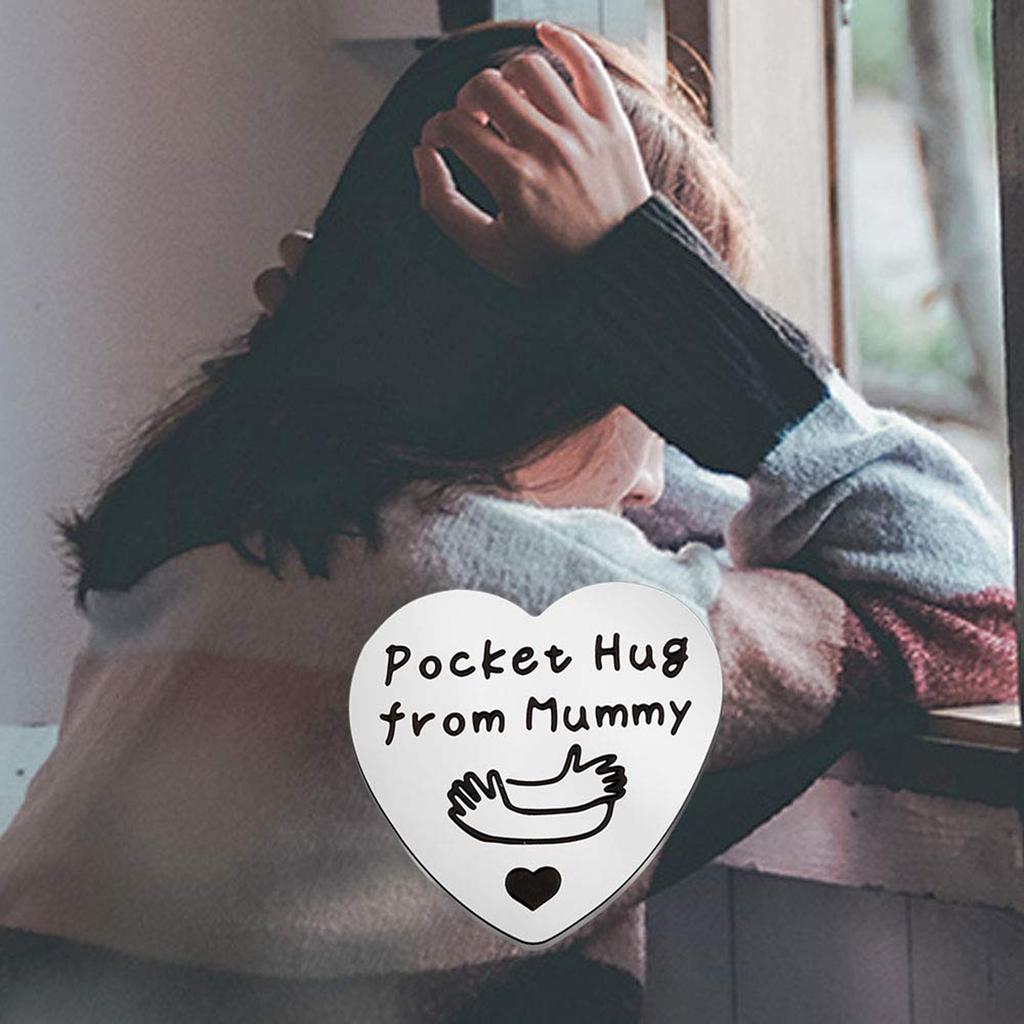 PU Cover Heart Keychain Stainless Steel Keychain Little Pocket Hug from Mom Keyring for Women Girl Party Ornament