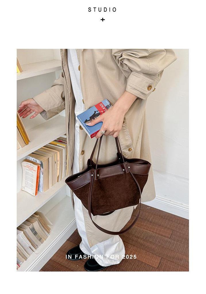 2026 Women's Retro Suede Tote: Large Capacity, Versatile Single Shoulder Bag for Autumn/Winter Commuting