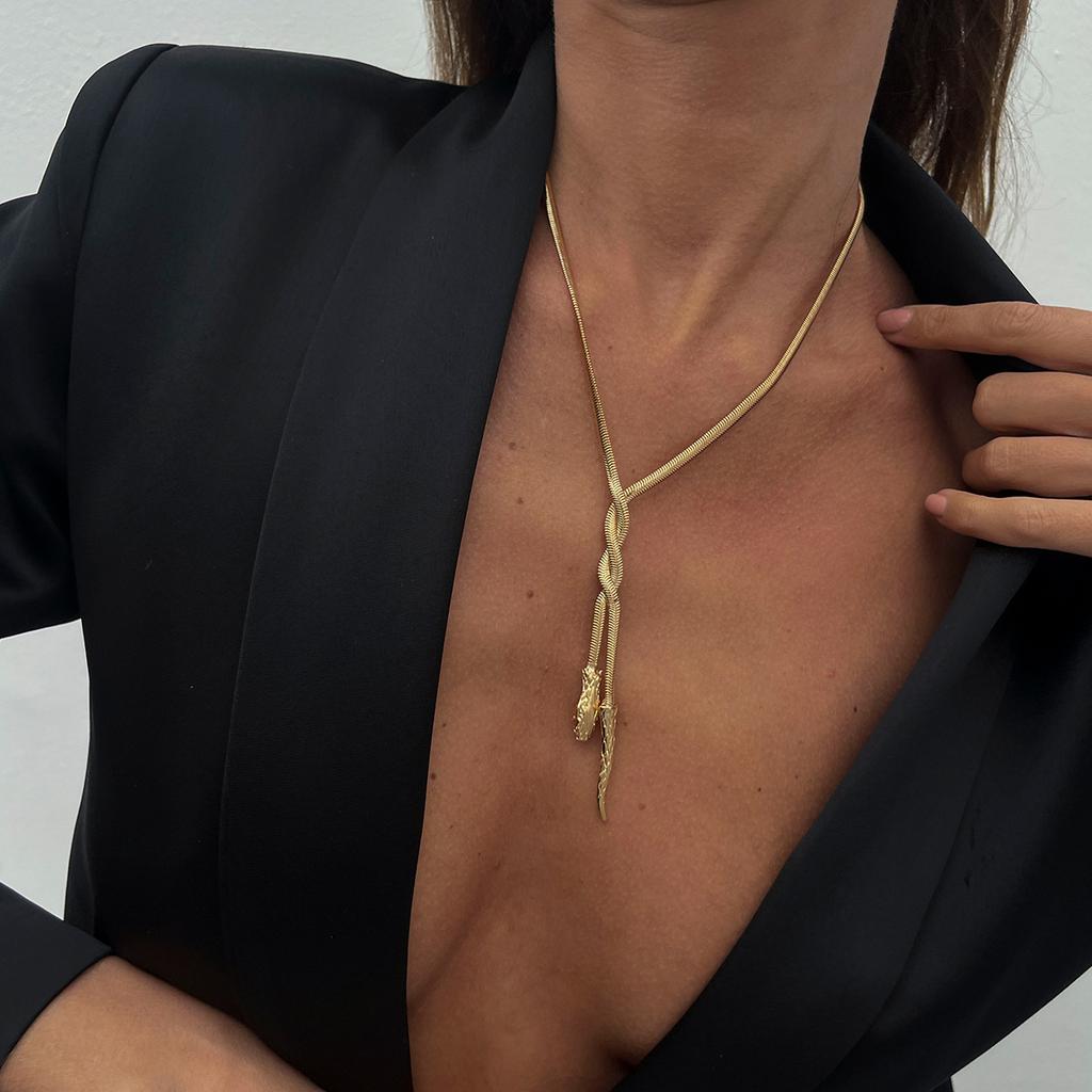 Fashion Sense Flat Snake Braided Alloy Necklace Simple Tassel Snake Head Pendant Collar Bone Chain Premium Sense Commuter Party Womens Necklace