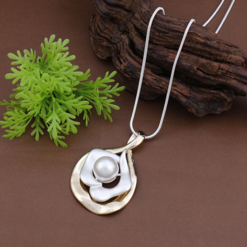 New Matte Hollow Pearl Inlaid Flower Long Pendant Women's Exaggerated Geometric Flower Long Necklace
