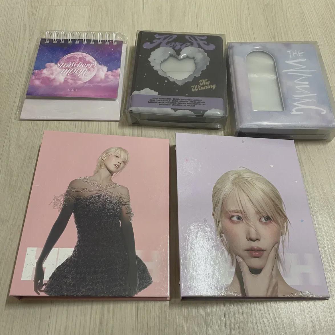 

Iu Binder Set Продать (Фотокарточка Брелок X)