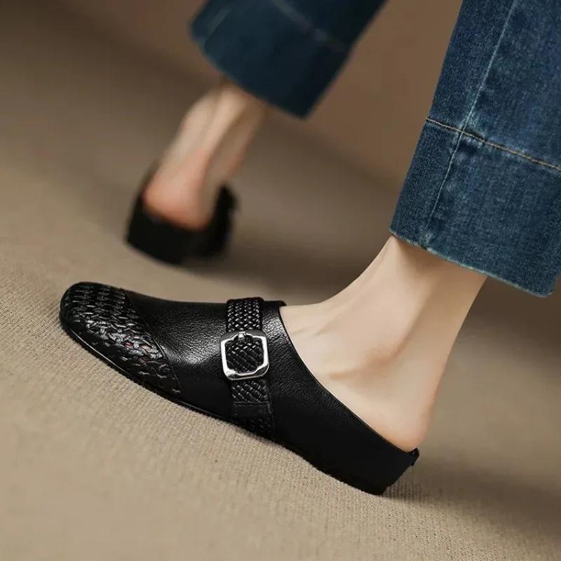 Fashion Shoes Female 2025 Closed Toe Women's Slippers Fashion Outdoor Daily New Belt Buckle Light Comfortable Best Seller Flat Slippers