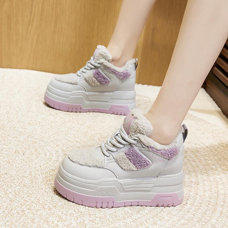 Thick-soled Fluffy Shoes for Women's 2025 Winter New Casual Sports Shoes, Fleece To Keep Warm and Versatile, and High-rise White Shoes In the Tide.