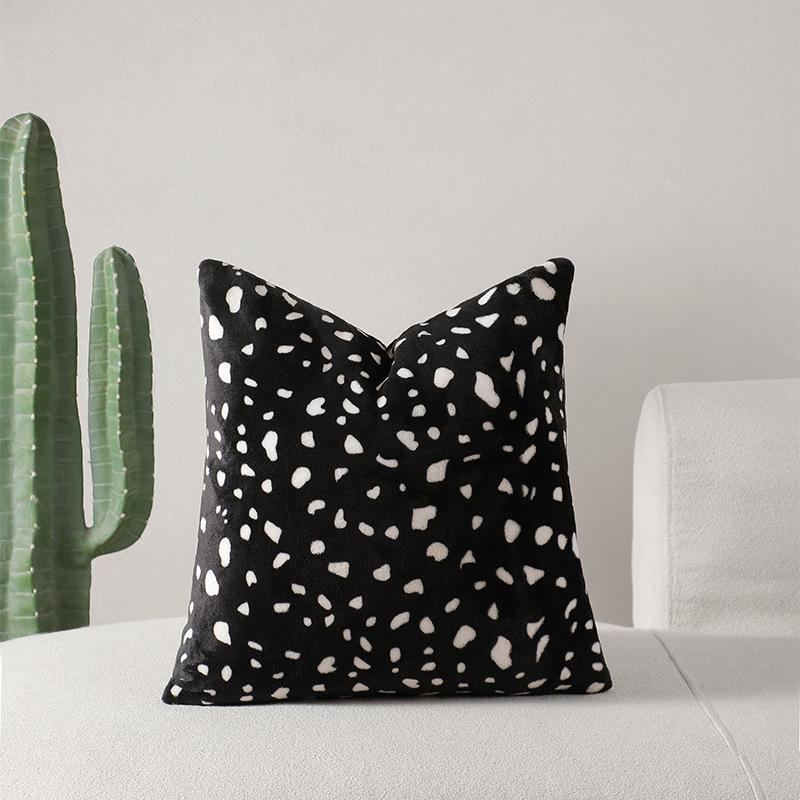 

New Nordic Simple Plush Double-sided Black and White Spots Pillow Cushion Cover 50 * 50cm (without core)