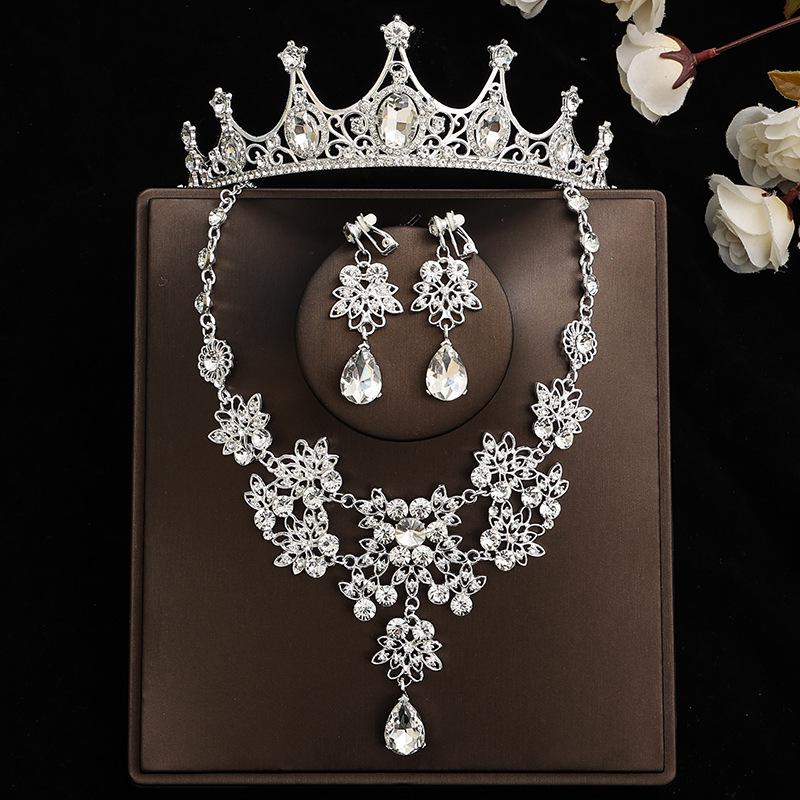 Ensemble Nuptial Féerique: Couronne, Collier & Boucles d'oreilles – Parfait pour un Mariage ou un Anniversaire