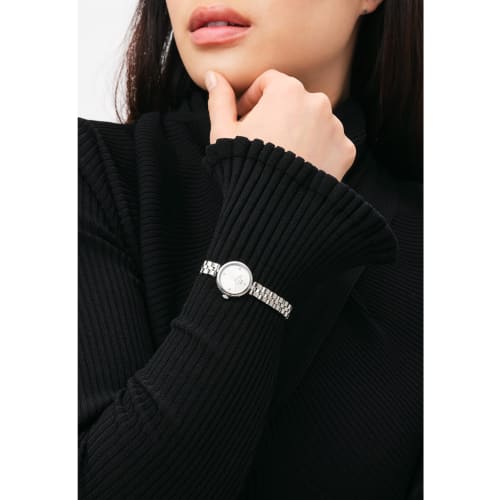 Daniel Wellington Women's DW Elan Jewelry Watch 22 S Unitone, a sophisticated luxury timepiece with a mesh mesh strap. A popular gift idea.