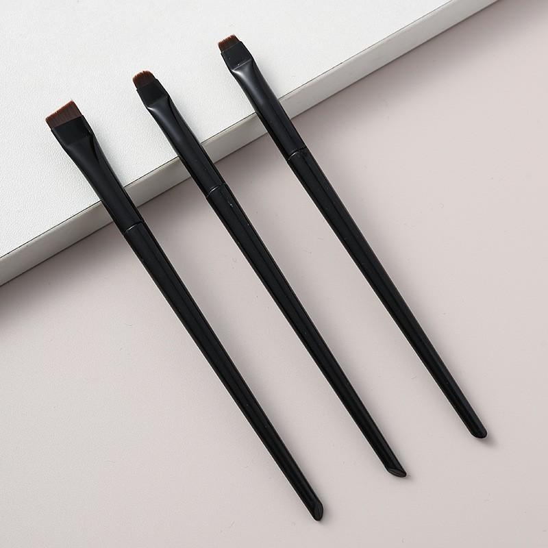 3Pcs Bent Eyeliner Brush Angled Brow Brush For Micro Lining Aegyo Sal And Detail Eyeshadow Professional Makeup Brush Set