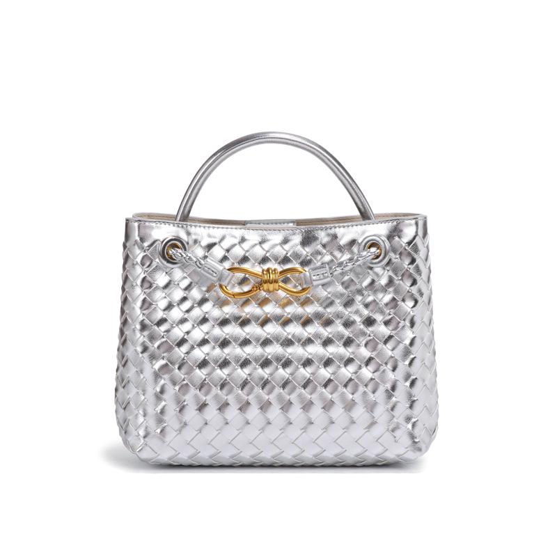 

Handmade Woven Crossbody Bag: Trendy, Versatile, Casual Shoulder Bag for Women