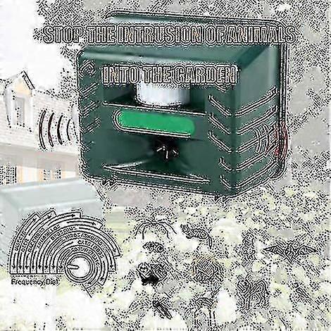 Ultrasonic Animal Repeller Motion Sensor & Flashing Light 5000sqft Coverage Outdoor Pest Control for Garden Yard