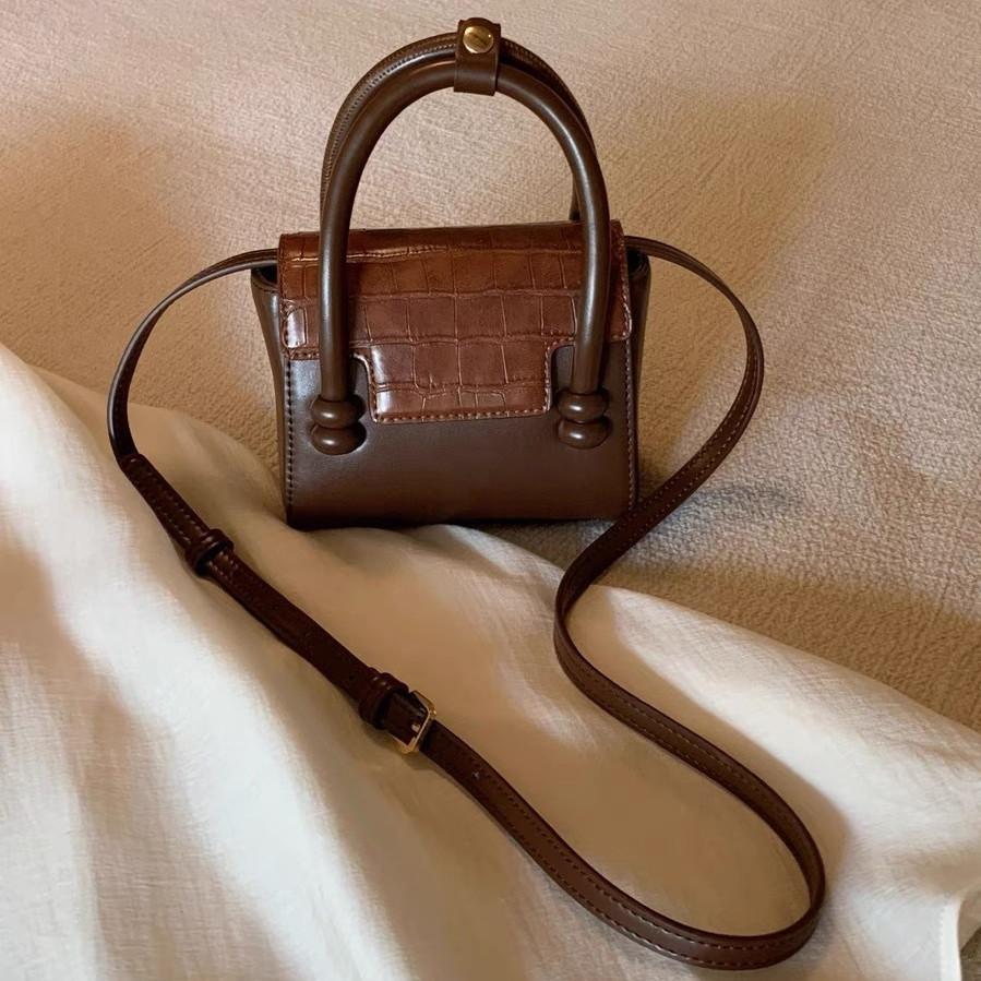 

IELGY Универсальная маленькая квадратная сумка-мессенджер в стиле ретро, ​​изысканная дорожная сумка с высококачественной текстурой коричневый