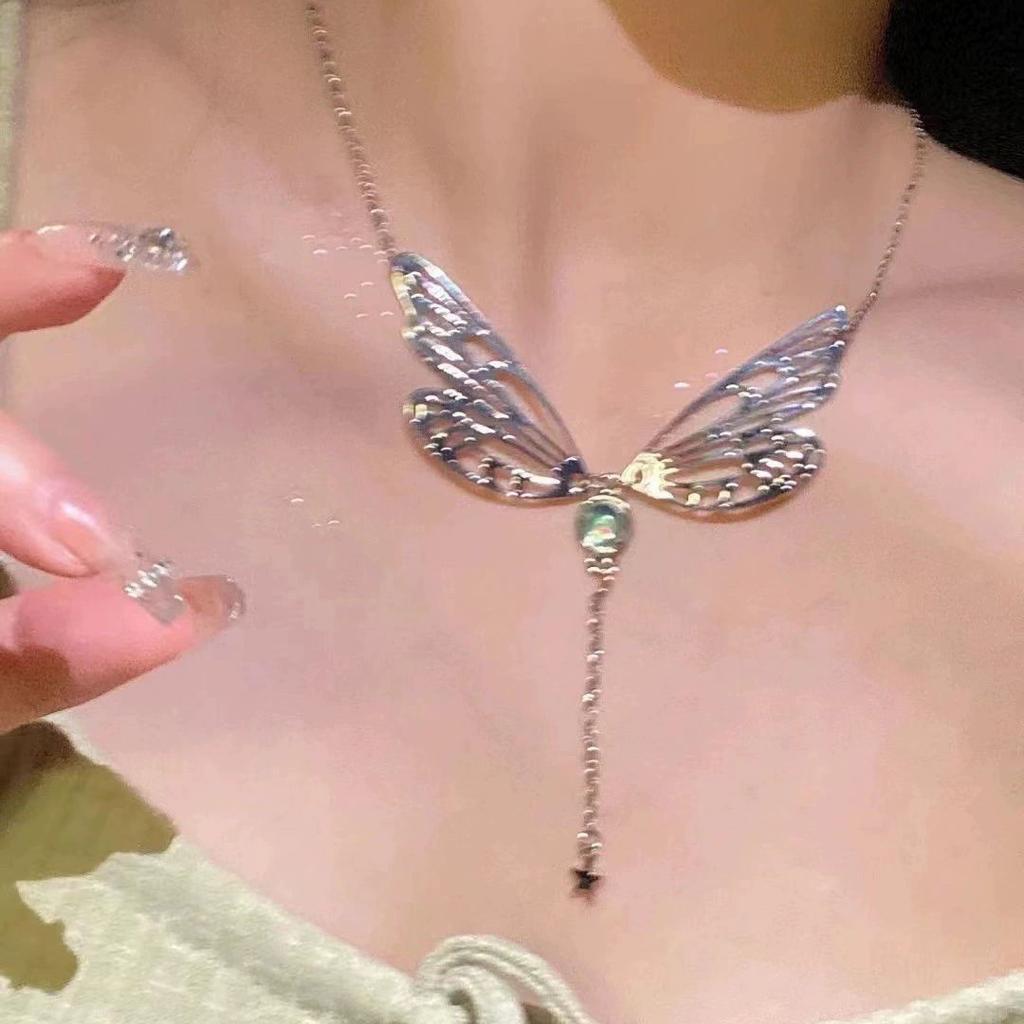 Hollow Butterfly Niche Design Movable Wings Polarized Tassel Pendant Necklace Small Bell Cold Wind Design Feeling Female