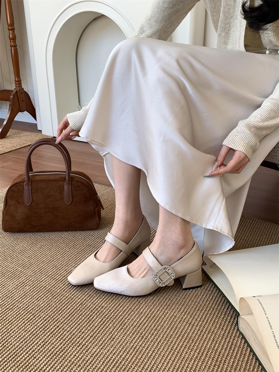 

Chinese style embroidered high heels female retro Mary Jane square head single shoes female versatile fairy style high-end shoes female 39