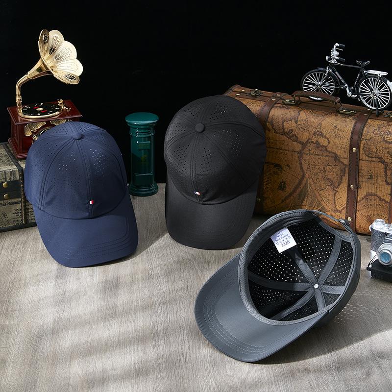 Sommerpersonligheten til den nye broderte baseballcapen kvinnelig utendørs sport myk hatt menn enkel fritid hundre med andetungehette