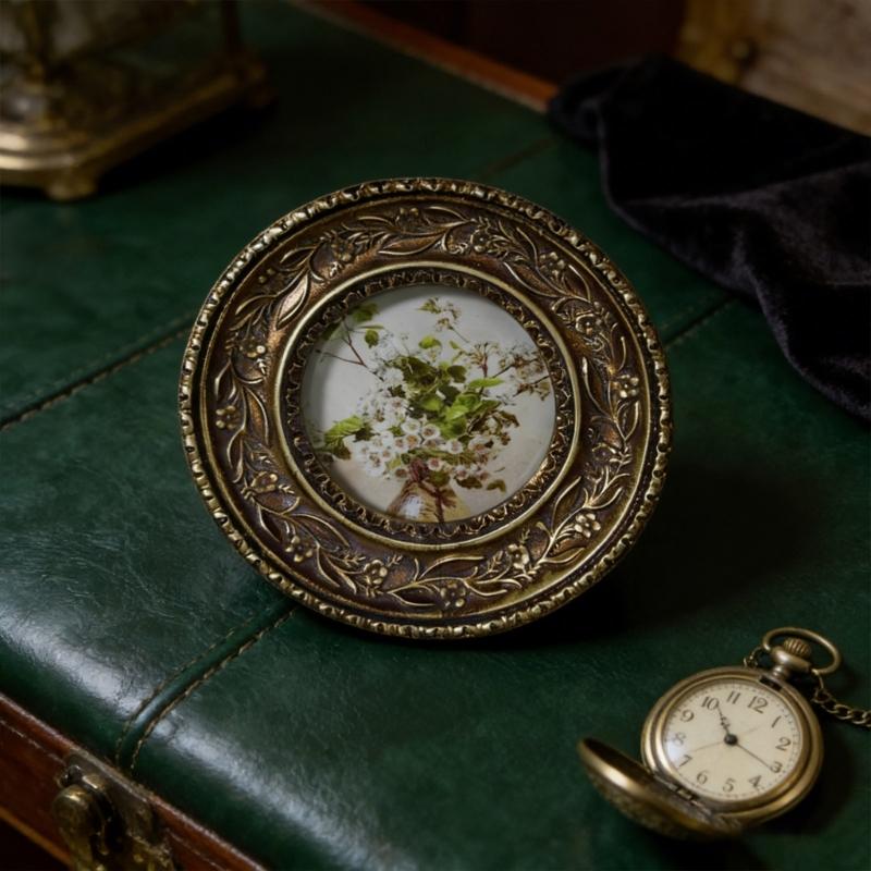 Elegant Resin Circular Picture Frame Antique Design Bronze Carving Photo Frame For Home Decoration And Tabletop Display