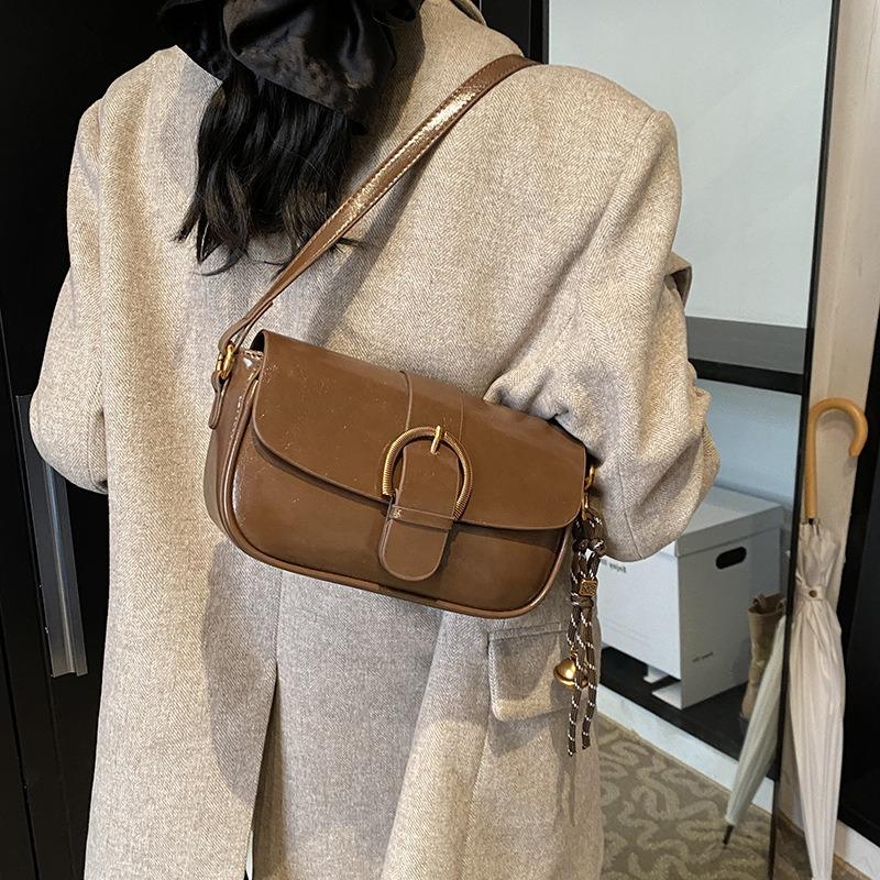 Retro Small Bag Women's Autumn and Winter Versatile New Fashion Messenger Bag Shoulder Underarm Commuter Small Square Bag